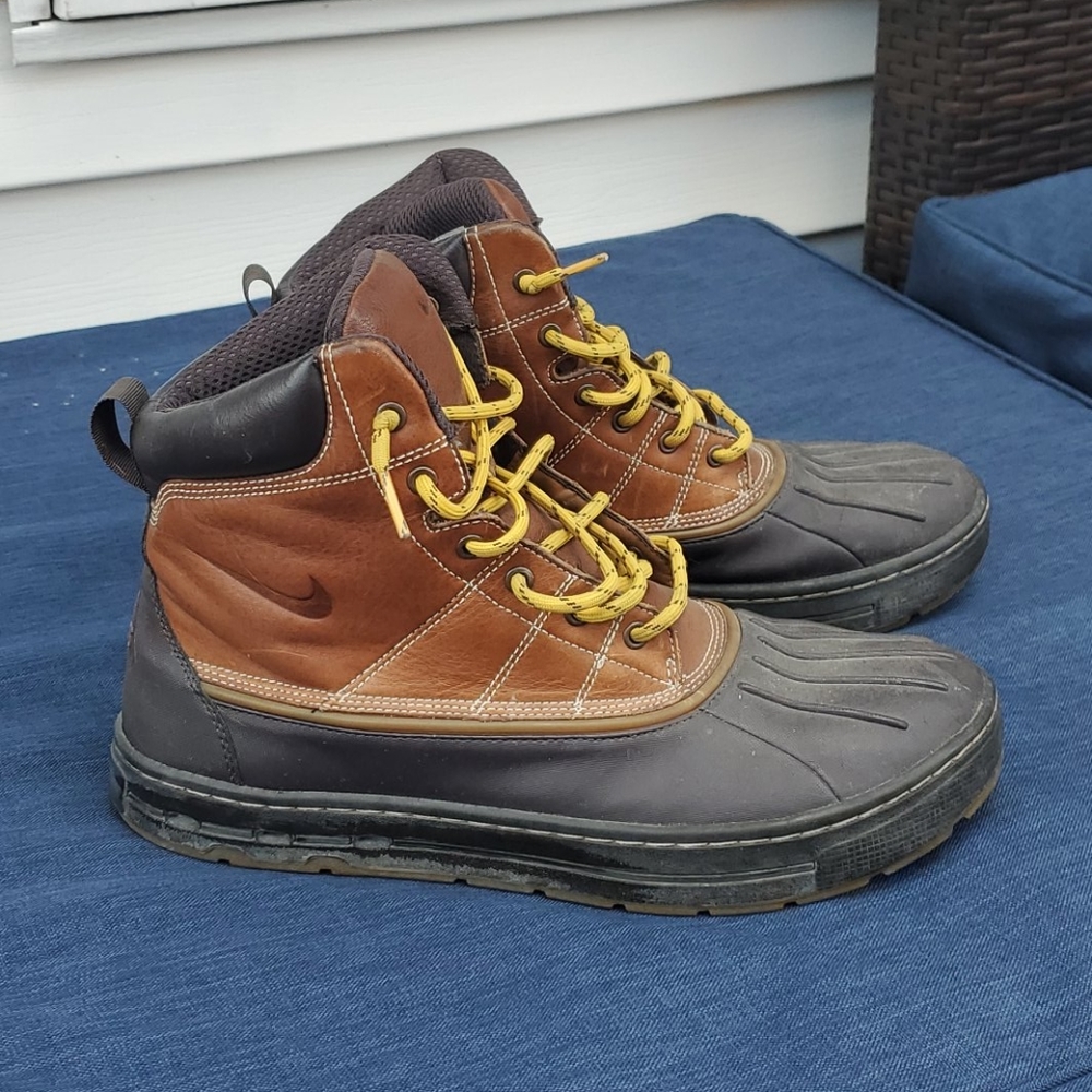 EUC Nike Woodside 2 High ACG in camel size 10.5